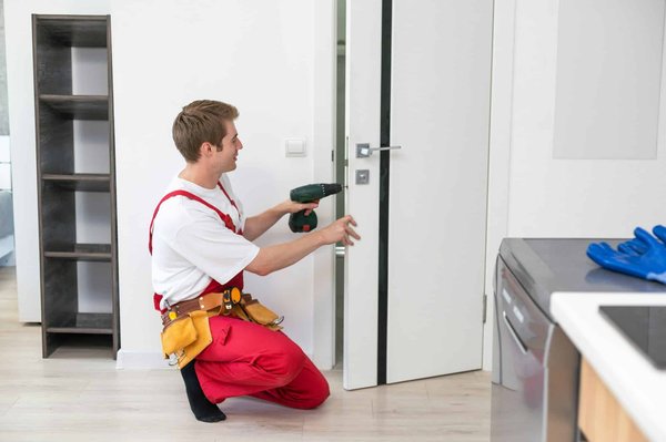 Les compétences clés à rechercher chez un serrurier à Lyon