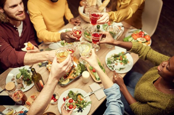 Bien choisir sa table à manger : conseils et astuces
